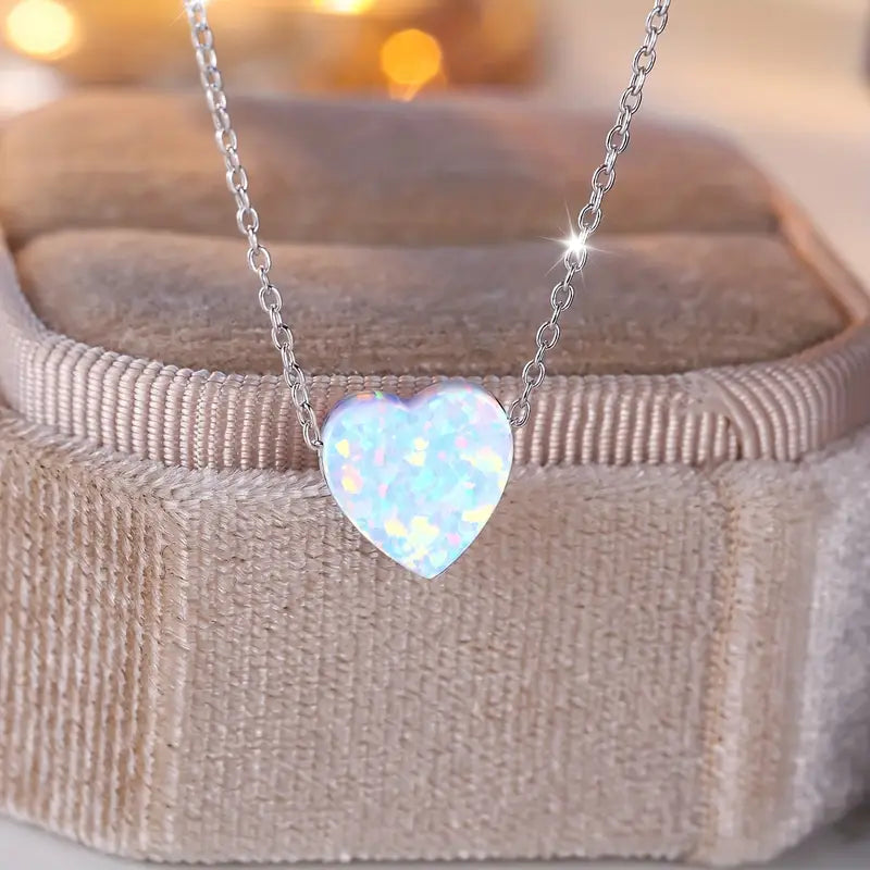 COLLAR CON DIJE EN CORAZÒN DE ÒPALO Y PLATA