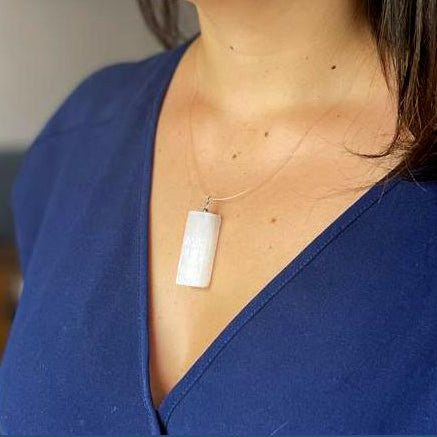 COLGANTE DE SELENITA NATURAL