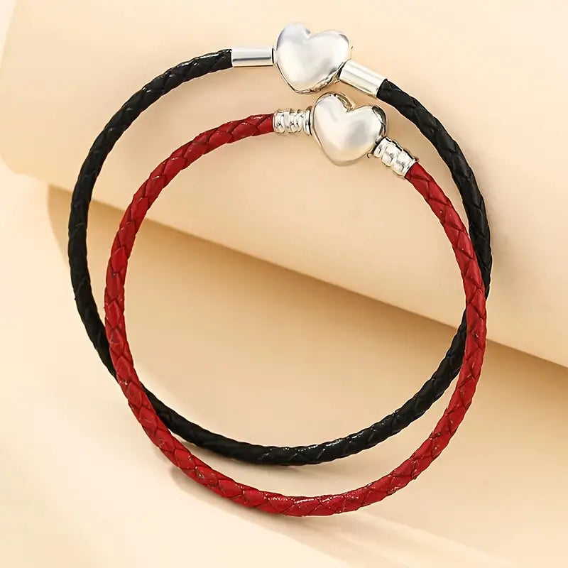 PULSERA DE CUERO CON DIJE CORAZÓN
