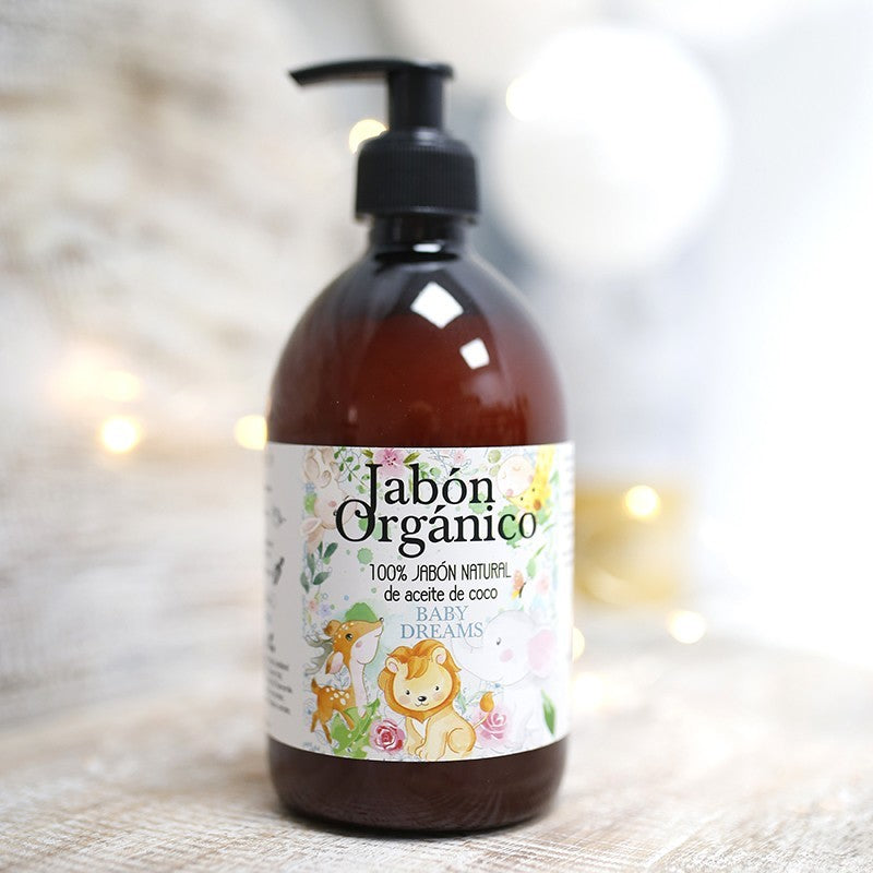 Jabón líquido orgánico de limpieza profunda que ofrece una experiencia única para el lavado de manos en un bonito dispensador de 500 ml. Viene presentado en botella dosificadora color ámbar, biodegradable y bomba en color negro. Con solo una presión y frotar un poco con la piel, genera una gran cantidad de espuma, muy aromática y agradable