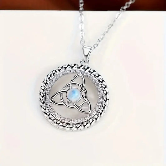 COLLAR CON DIJE DE NUDO DE BRUJA EN PLATA Y PIEDRA LUNA