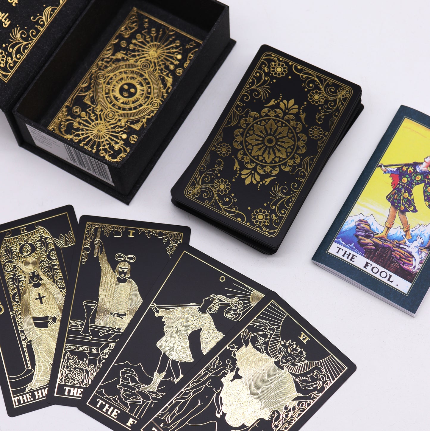 Juego de cartas del tarot con lámina de oro y libro · Caja regalo