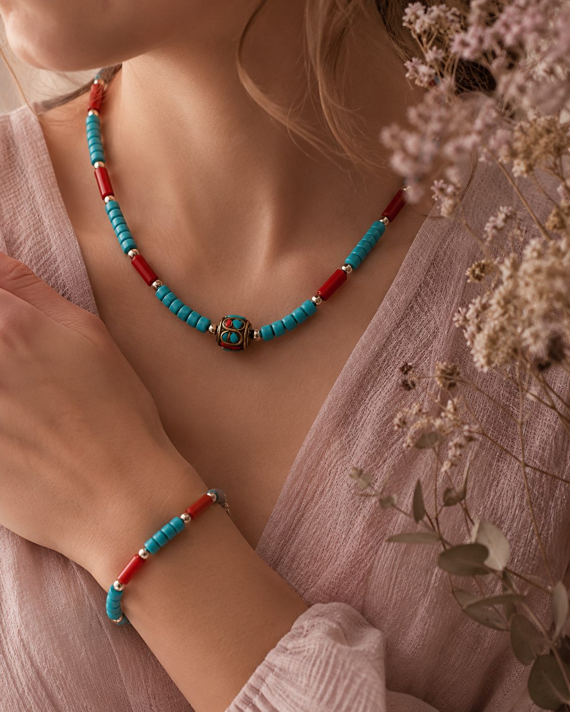 Conjunto Tribal Nepalí Turquesa y Coral  Collar 50 cm + Pulsera 17 cm