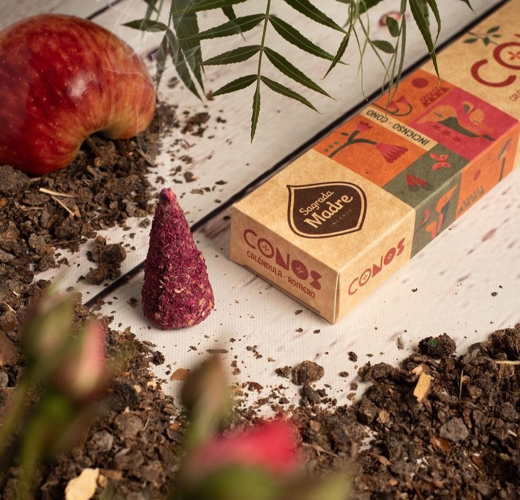 CONOS PATCHOULI Y PALO SANTO SAGRADA MADRE