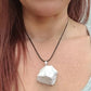 COLLAR DE PIEDRA NATURAL HOWLITA