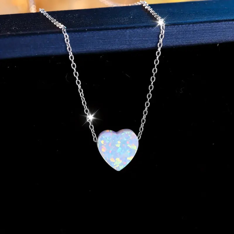 COLLAR CON DIJE  EN CORAZÒN DE ÒPALO Y PLATA