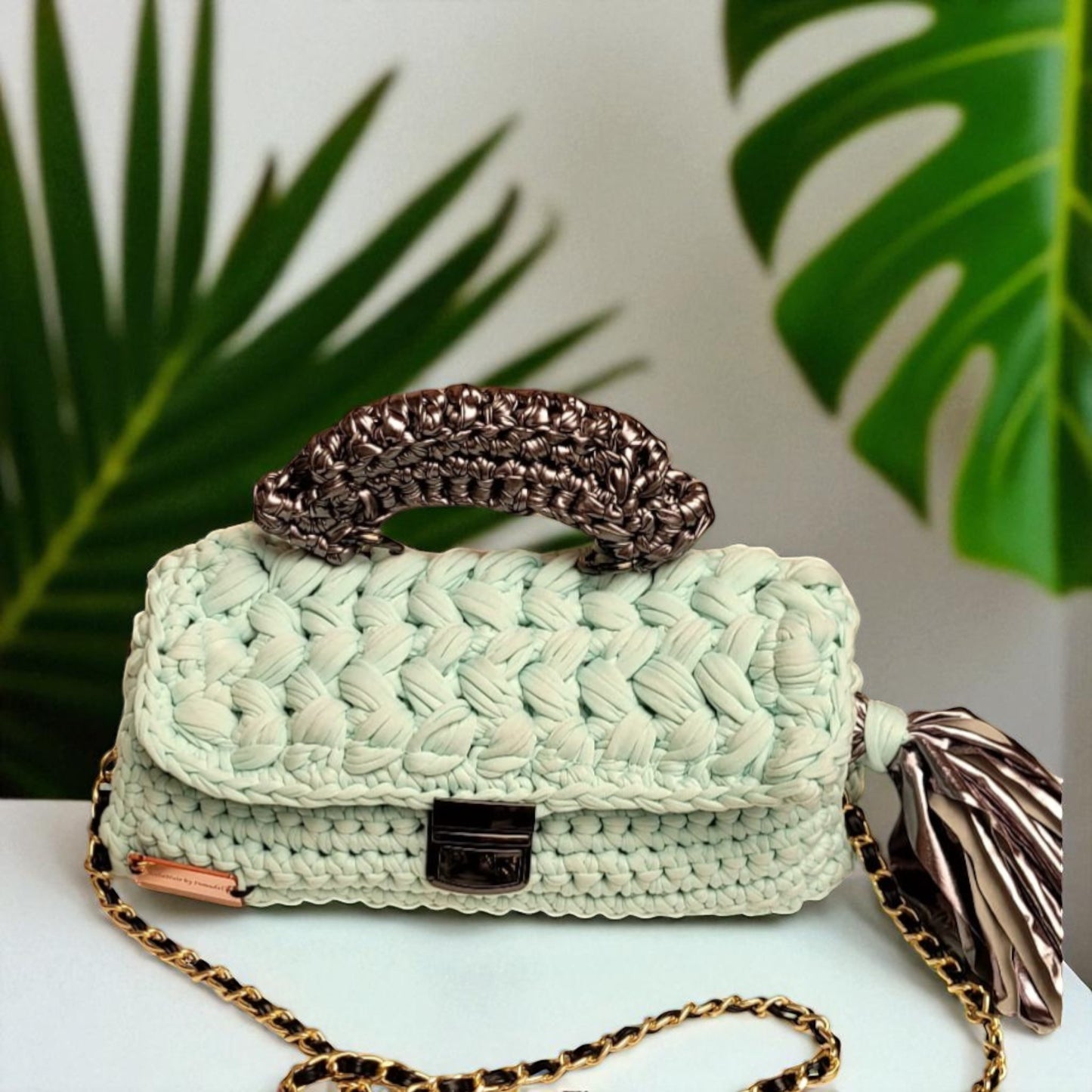 BOLSO TEJIDO A MANO AGUAMARINA