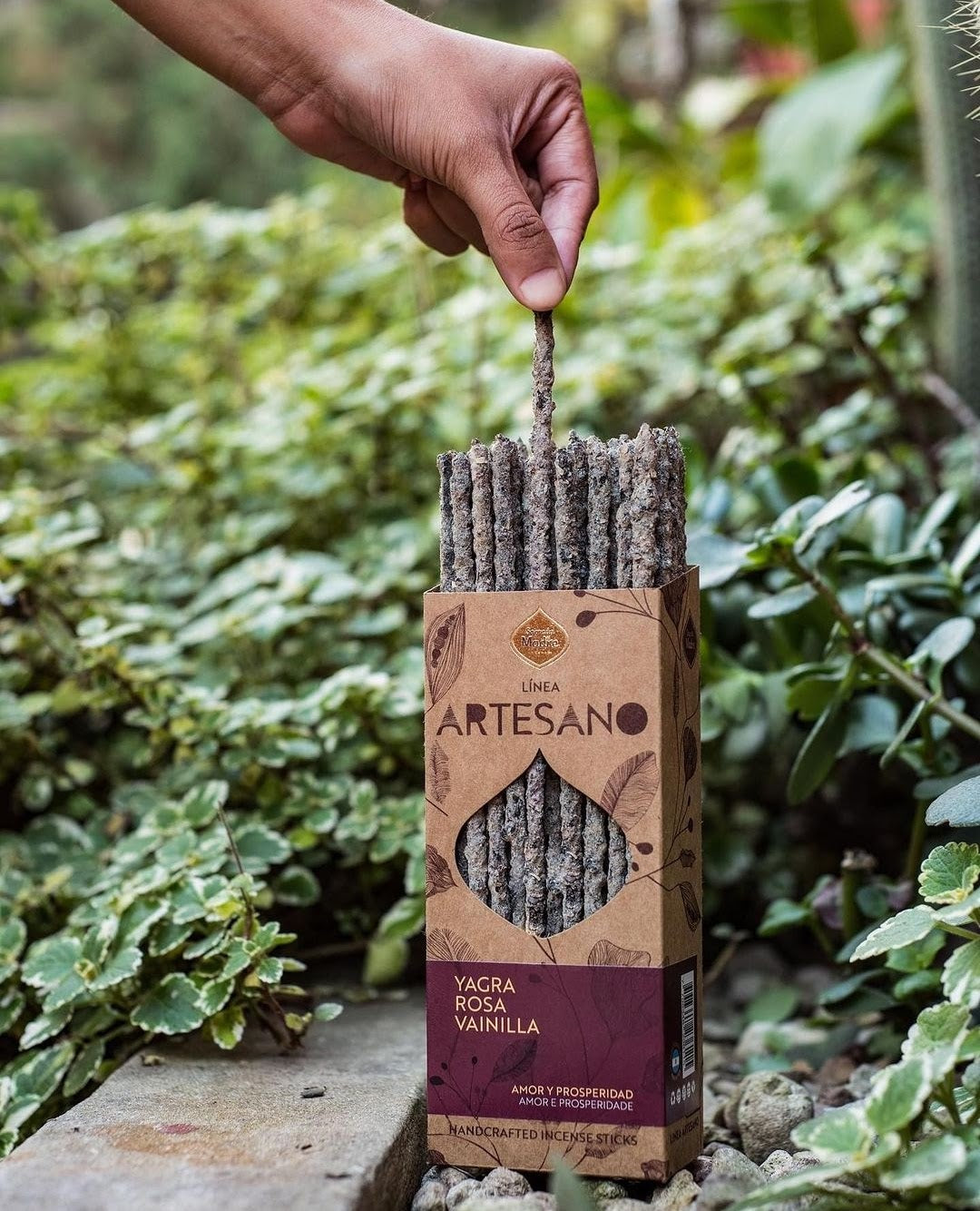 INCIENSO ARTESANO NATURAL FLOR DE CHAMPA Y TÉ VERDE