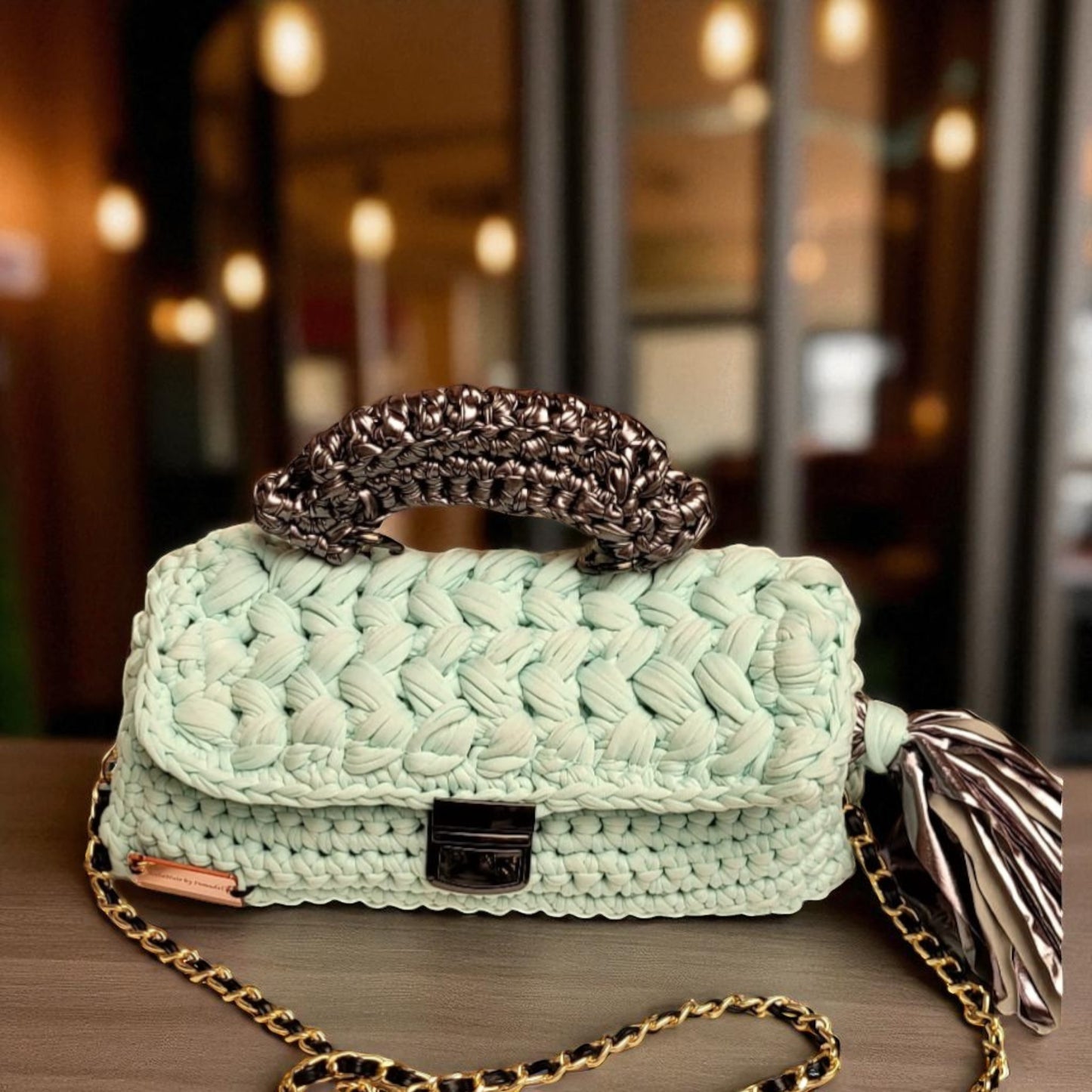 BOLSO TEJIDO A MANO AGUAMARINA